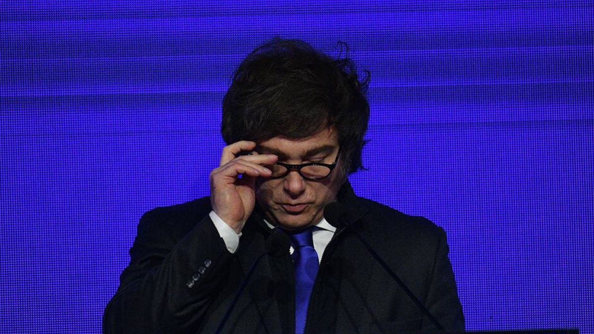 Milei se aferra a la campaña en Santa Fe y enfrenta incidentes en medio del escándalo Espert