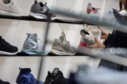 Ventas minoristas pymes suben en octubre pero muestran caída interanual, el consumo sigue débil