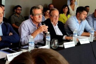 Intendentes radicales de Buenos Aires reclaman fondos adeudados a la Provincia ante Hacienda
