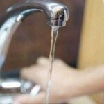 Arsénico en el agua: Qué diferencias existen entre el suministro de red y de pozo en Argentina