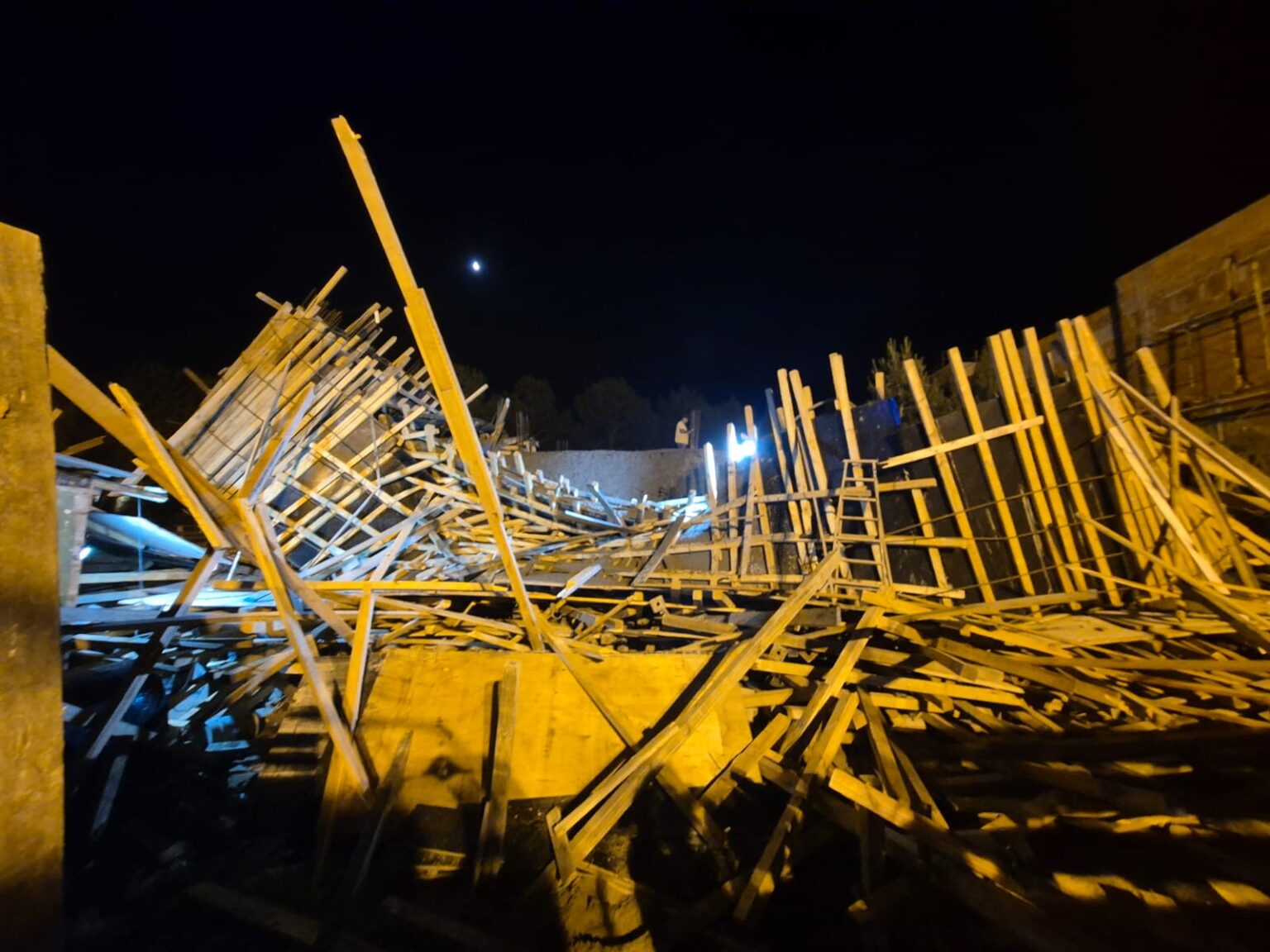 Derrumbe en Costa Esmeralda