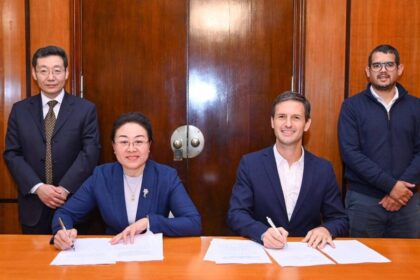 Mantegazza firmó acuerdo clave con China y apuesta al desarrollo de San Vicente