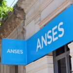 ¿Cómo afecta el nuevo calendario de ANSES a jubilados y beneficiarios en noviembre 2025?