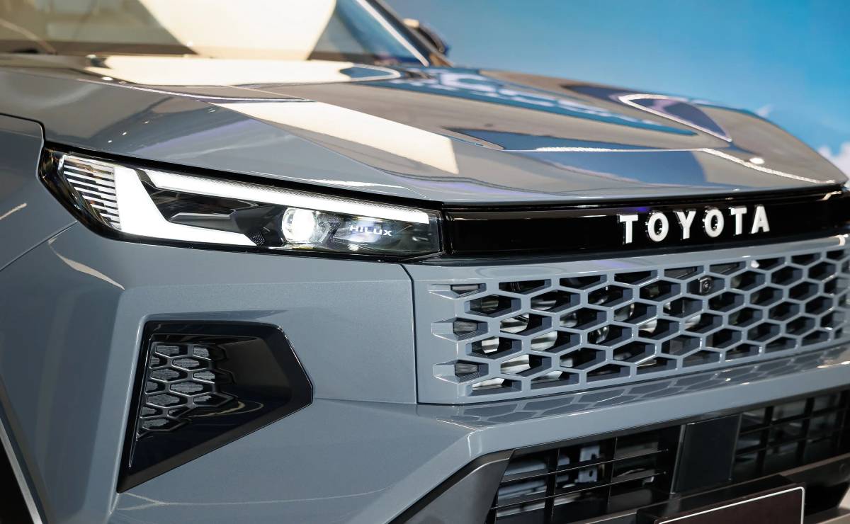 Nueva Toyota Hilux 2026 teaser 1 1