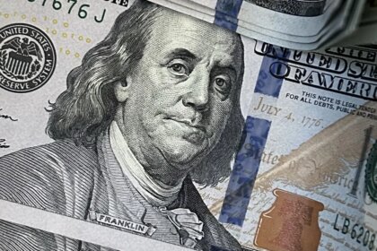 El dólar subió antes del fin de semana largo y se mantendrá hasta el martes