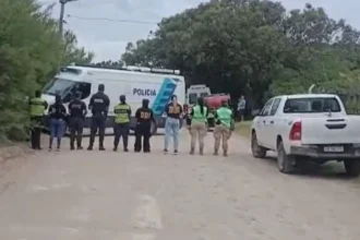 encuentran mujer neo