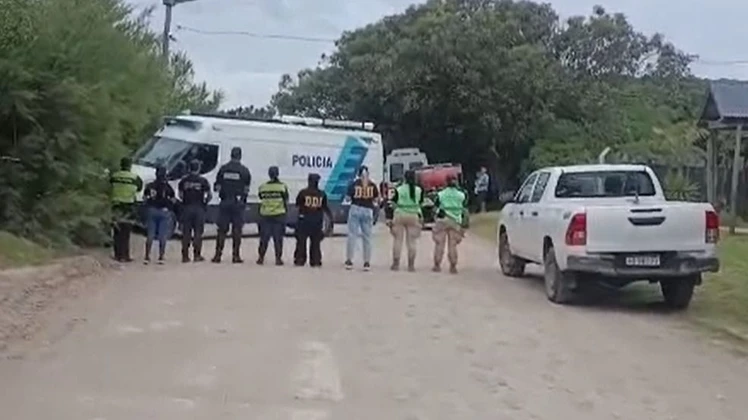 encuentran mujer neo