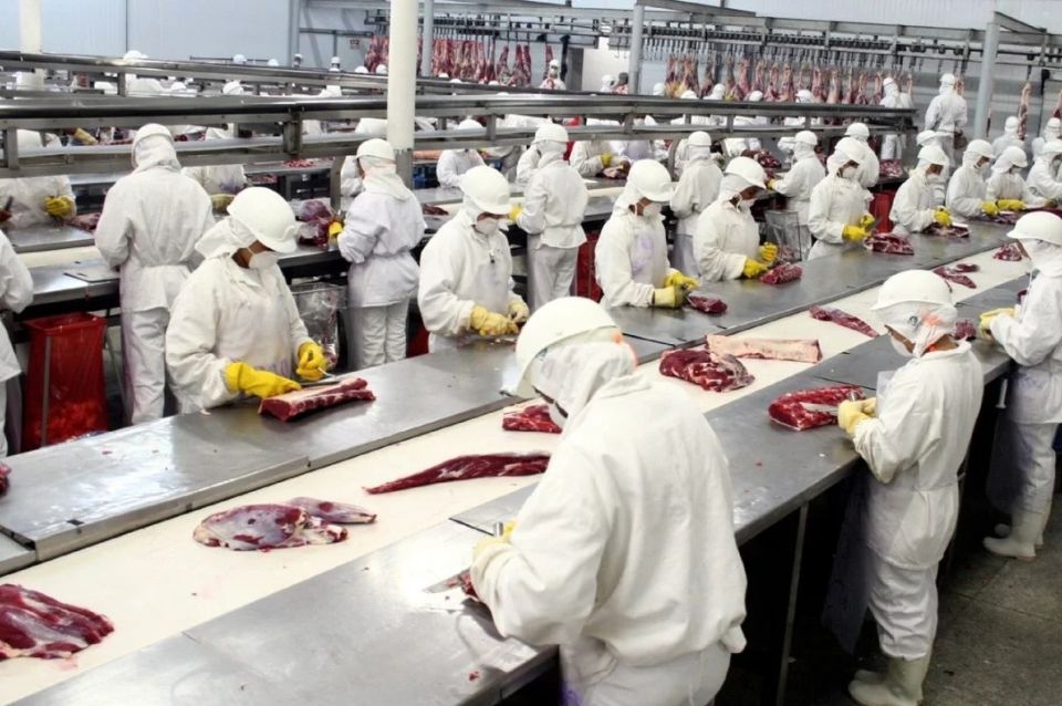 El gremio de la carne logró un aumento salarial del 8% pese al tope del Gobierno