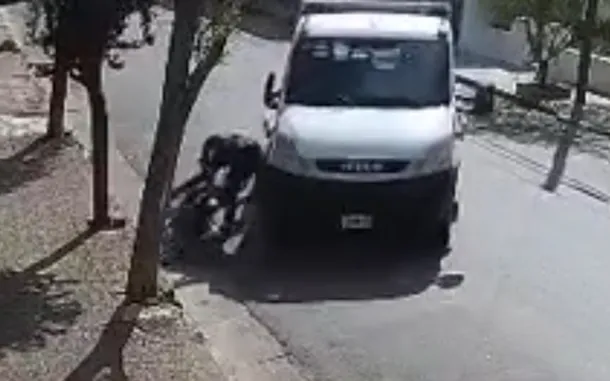 motociclista muerto azul