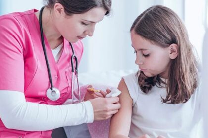 Cayó la vacunación en chicos: solo el 50% recibió las dosis obligatorias en 2024