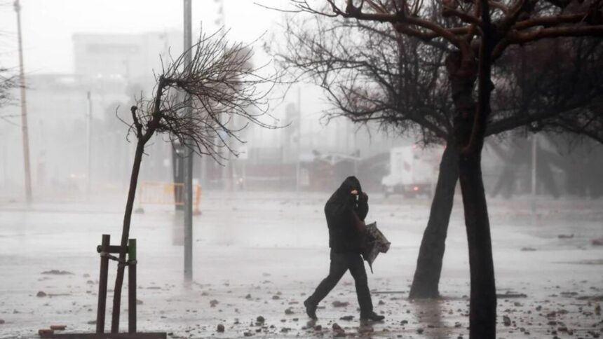 Alerta amarilla: ráfagas de hasta 80 km/h y tormentas se esperan hoy en varias provincias