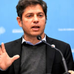 Kicillof lanzó un duro mensaje político por el 25 de mayo y volvió a cruzar a milei