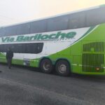 Fuerte choque entre un micro y una combi cerca de Rauch: Hay heridos