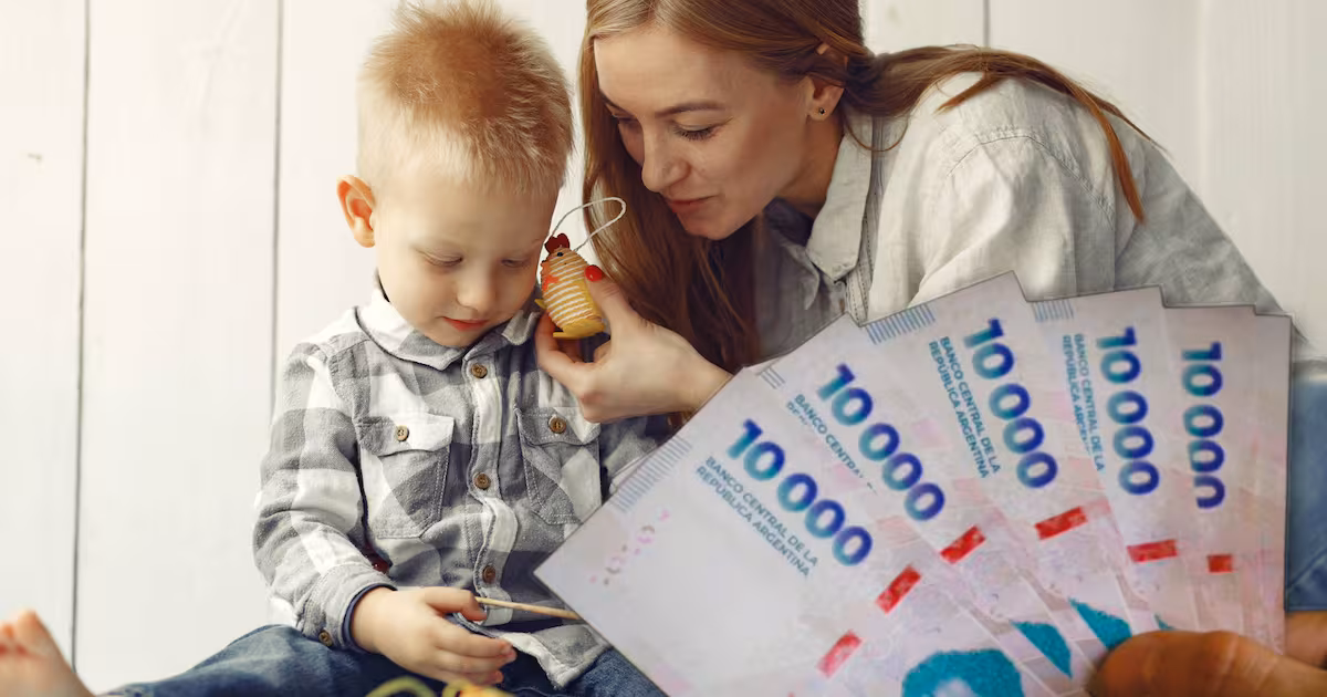 Cuánto cobra una niñera por hora en mayo 2026: escala oficial y extras