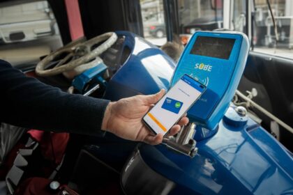 Ahora se puede pagar el boleto de colectivo en el Partido de La Costa con tarjetas y QR