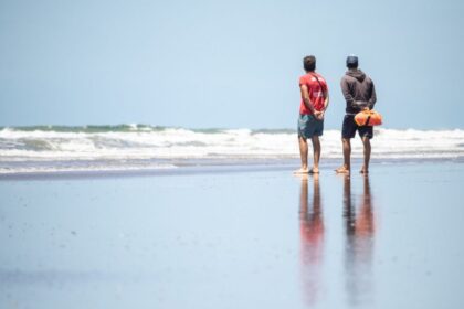La Costa implementa seguridad en playas con guardavidas hasta el 15 de diciembre