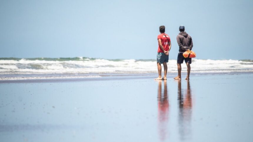 La Costa implementa seguridad en playas con guardavidas hasta el 15 de diciembre