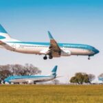 Aerolíneas Argentinas cierra un acuerdo clave con gremios y asegura la paz laboral hasta 2026