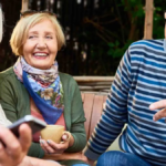 Jubilados que trabajan en blanco: ¿cómo cobrar el sueldo y la jubilación sin perder el beneficio?