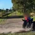 nino conduciendo cuatriciclo