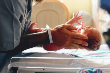 Caen los nacimientos en buenos aires: 55% menos que en 2020 y olivia, la más elegida