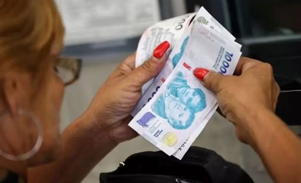 Sueldo pretendido en argentina: cuánto piden los argentinos para cambiar de trabajo y qué puestos lideran el ranking 2 Banco nación alerta por error en cuentas sueldo: casi 700 mil pesos que no son de los clientes