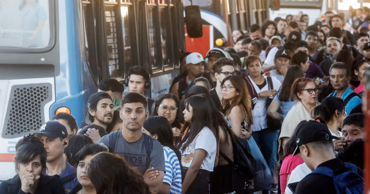 Acuerdo salarial confirmado: no habrá paro de colectivos en el amba hasta abril