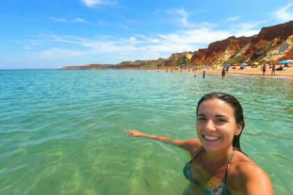 Playa bonaerense aguas turquesas