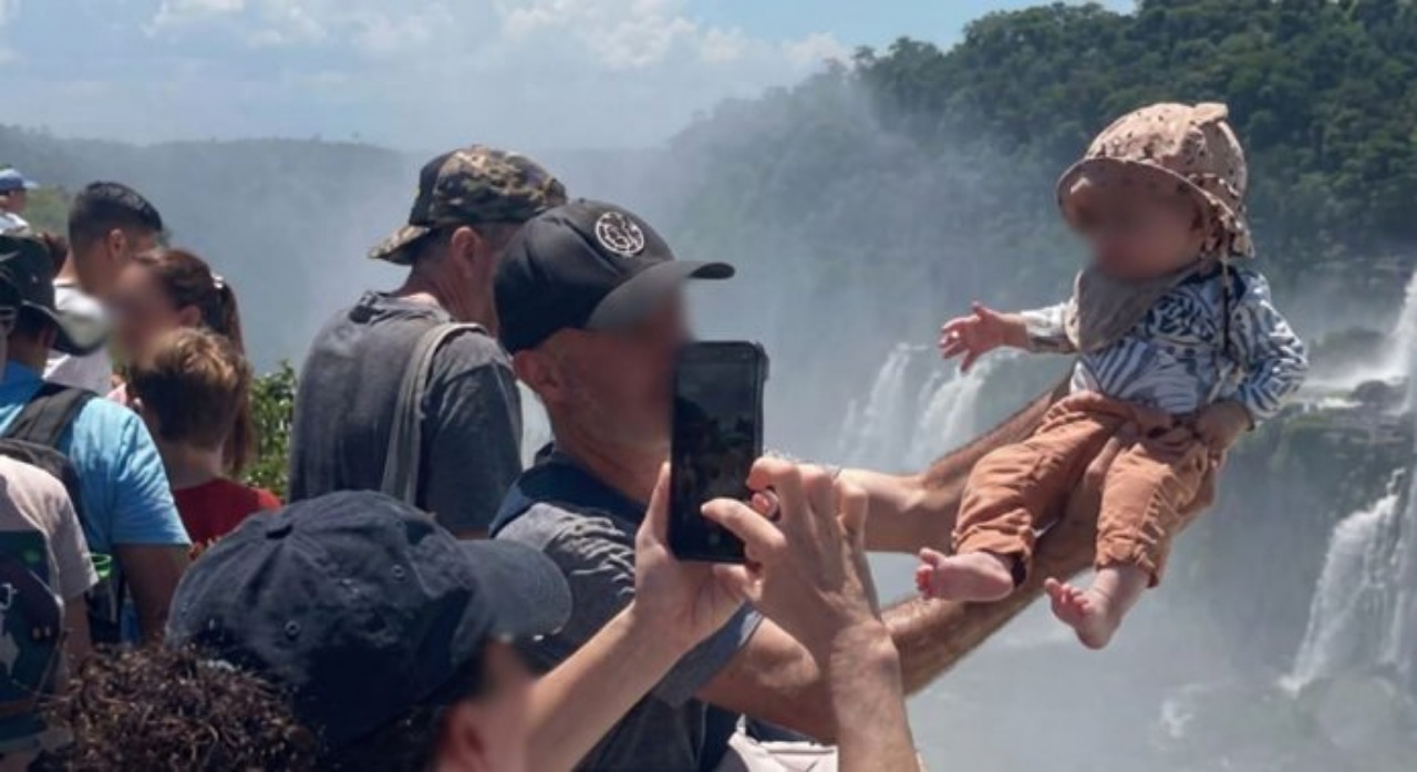 Locura en cataratas: indignación por turistas que arriesgaron la vida de su bebé por una foto para redes sociales 1 Img 20260223 190009 (1280 x 697 píxel)