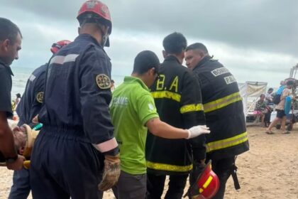 Parapentista cayó en playa de Mar del Plata y sufrió severos golpes en el accidente