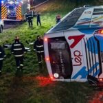 Impactante accidente en la ruta 9: volcó un micro con 50 pasajeros y hay muchos heridos