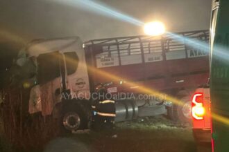 Tragedia en ruta 74: un muerto tras impactante choque de camiones en ayacucho