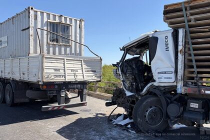 Tremendo accidente: chocaron 4 camiones y una camioneta en la ruta 205