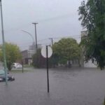 Fuerte temporal en provincia de buenos aires: casas inundadas, vehículos atrapados y calles completamente anegadas
