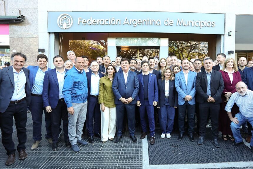 Intendentes de todo el país reclaman en economía por la falta de obras públicas