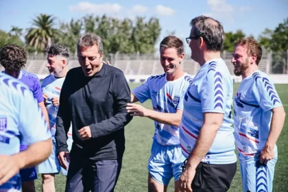 Fútbol y política: intendentes peronistas jugaron en san vicente con sergio massa