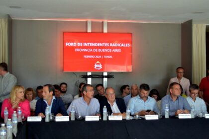 El foro de intendentes radicales salió a despegarse de una alianza con kicillof