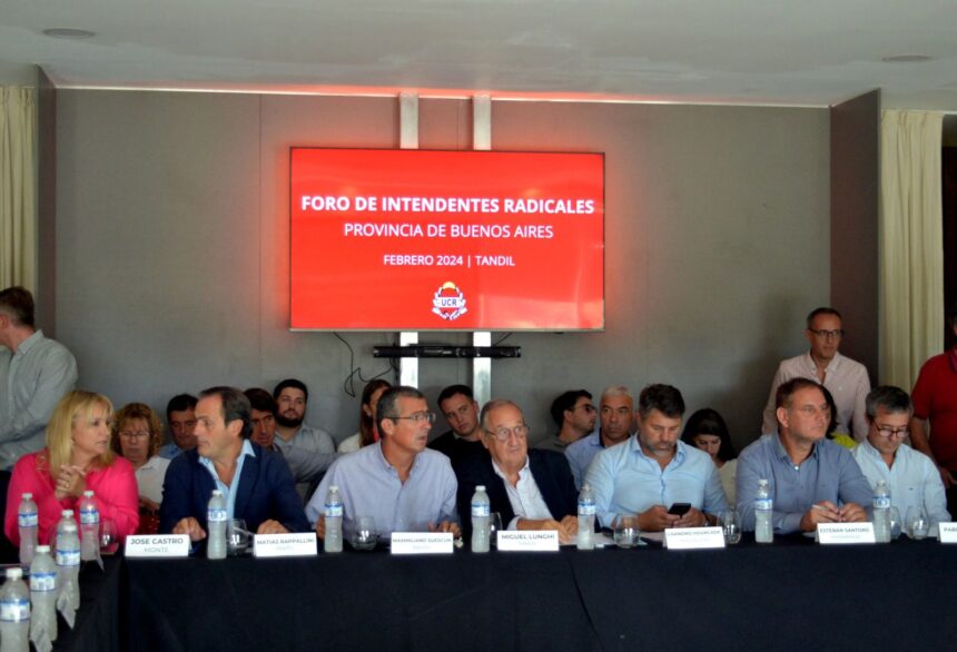 El foro de intendentes radicales salió a despegarse de una alianza con kicillof