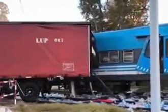 Tremendo choque entre un tren y un camión en pilar