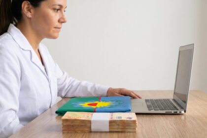 Recibo de sueldo docente bonaerense: qué descuentos tiene, cómo se calcula el neto y por qué el fonid no tiene retenciones