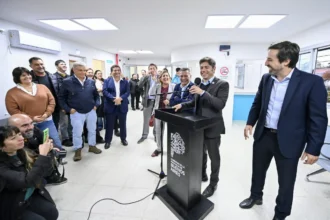 Kicillof inauguró un nuevo centro de salud y obras educativas en general guido