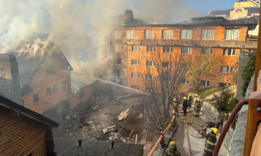 Incendio en hotel huemul: voraces llamas consumen el histórico establecimiento de bariloche