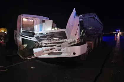 Tremendo choque de camiones en ruta 3 en el partido de general belgrano