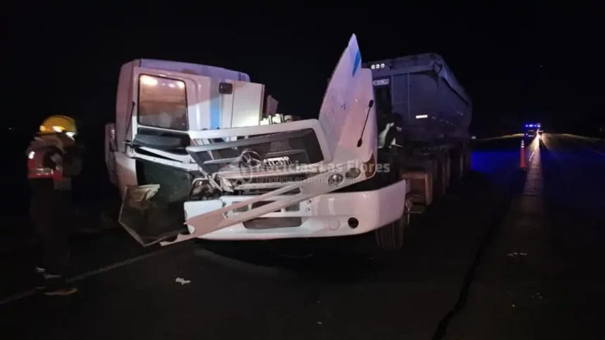 Tremendo choque de camiones en ruta 3 en el partido de general belgrano