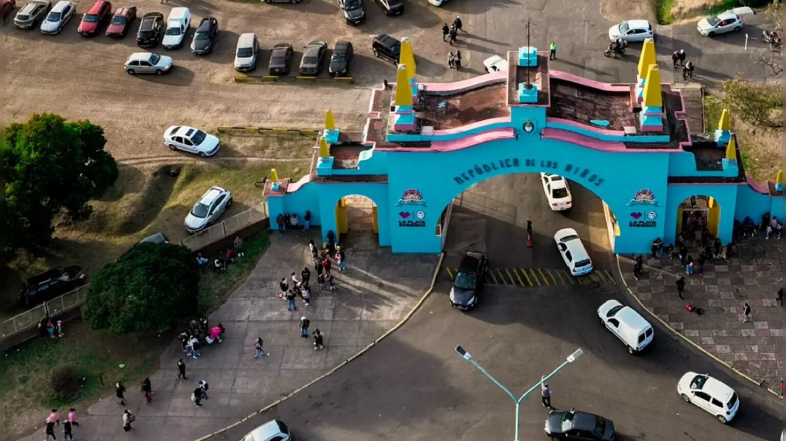Polémica medida: la confirmación oficial que cambia las reglas para ingresar con el auto a la república de los niños