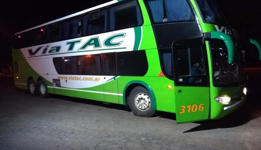 Milagro en la ruta 226: chofer de micro se descompensó y se cruzó de carril