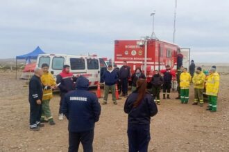 Amplían la búsqueda de los pescadores desaparecidos en el río de la plata hasta mar del plata