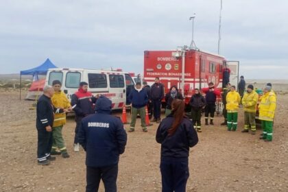 Amplían la búsqueda de los pescadores desaparecidos en el río de la plata hasta mar del plata