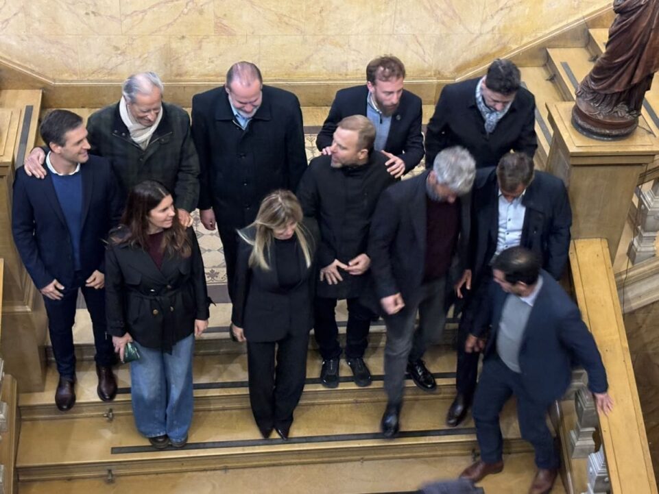 Nació la liga de intendentes: el “11 inicial” que busca convertirse en la cuarta fuerza del peronismo bonaerense