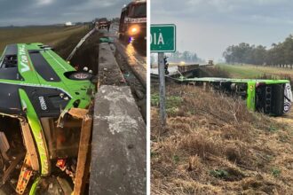 Volcó un micro en carmen de areco y cayó de un puente durante el temporal: hay varios heridos